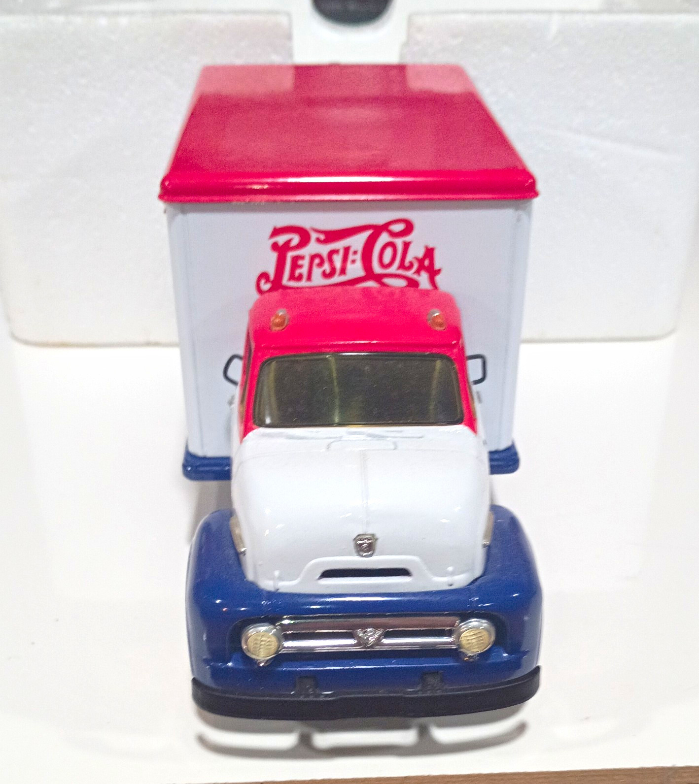 First Gear Vintage Pepsi-Cola 1953 Ford C-600 Straight Truck Diecast