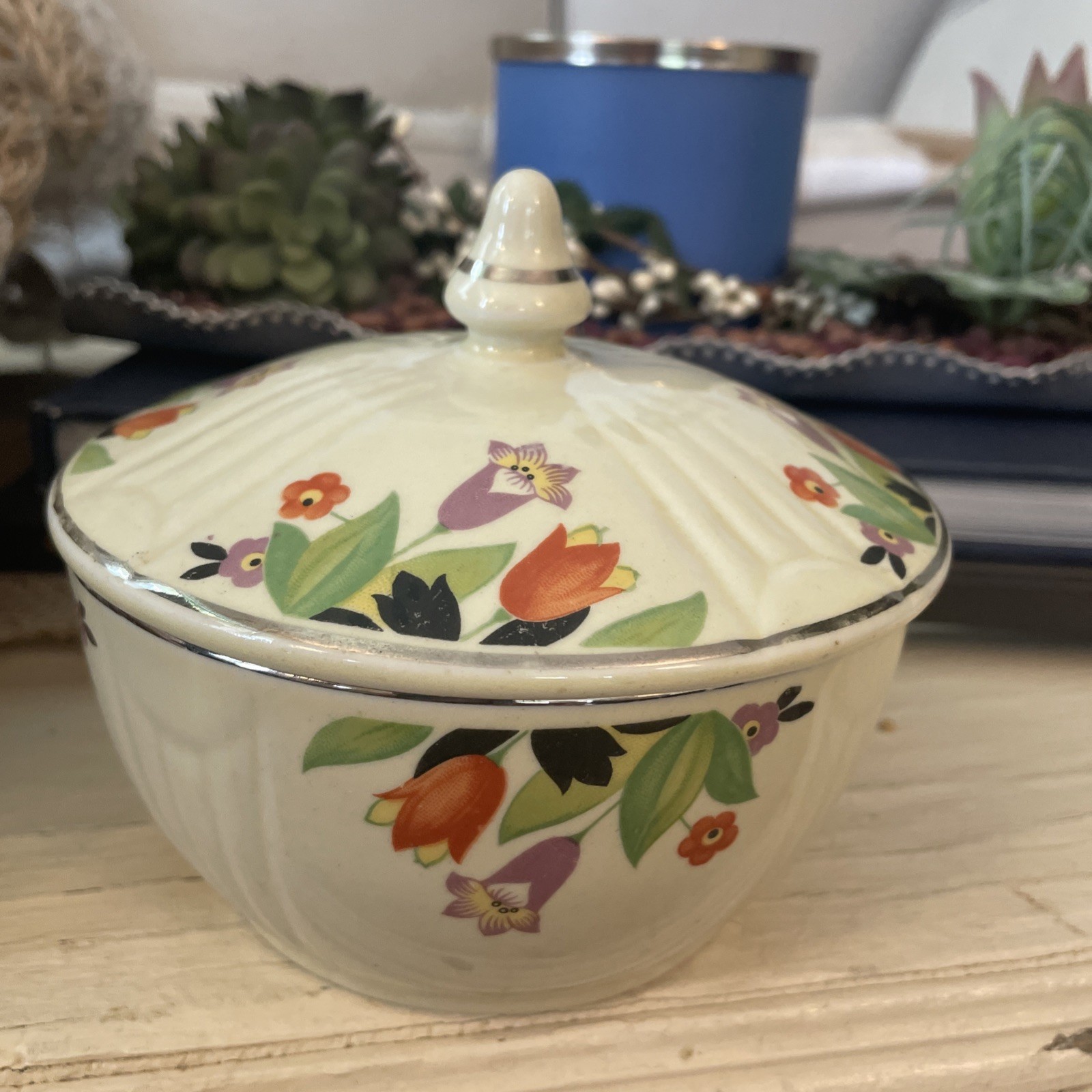 VINTAGE HALL'S ART DECO CROCUS CERAMIC GREASE JAR & LID - BEAUTIFUL