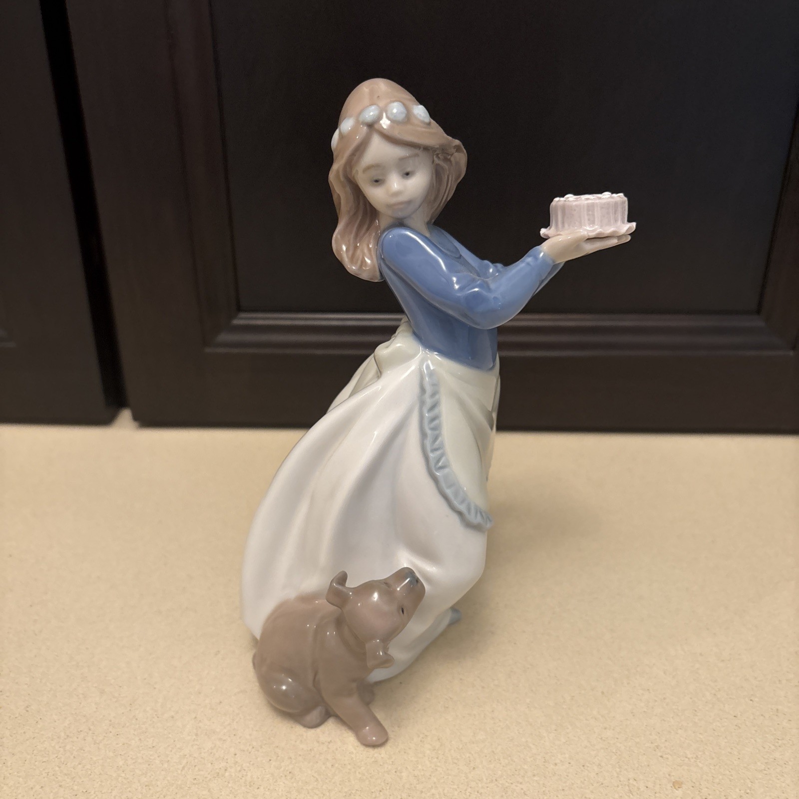 Vintage Lladro Nao 285 Puppy's Birthday Girl with Cake Dog 1987 (Defect)