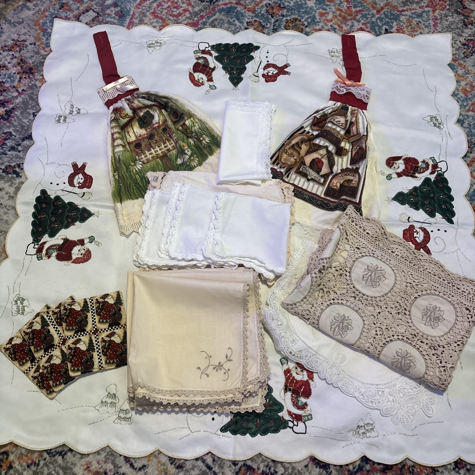 Vintage Lot Of Linen Embroidery Pieces. Napkins, Hankies, Runners, Doilies.