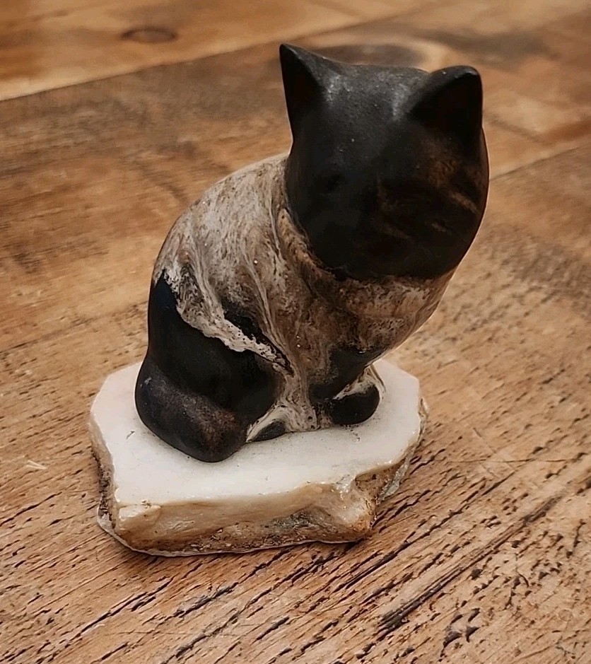 Vintage Maigon Daga Modernist Cat Figurine Sad Frown Face, 3.5\ Vintage Maigon Daga Modernist Cat Figurine Sad Frown Face, 3.5\