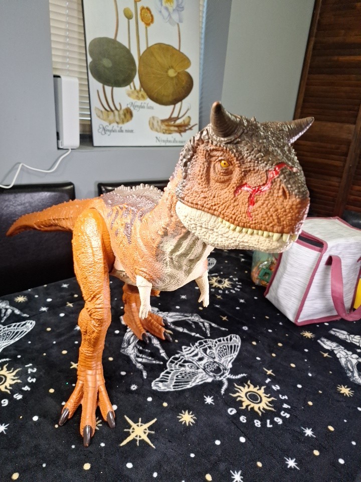 Jurassic World Camp Cretaceous Super Colossal Carnotaurus Dinosaur 40\