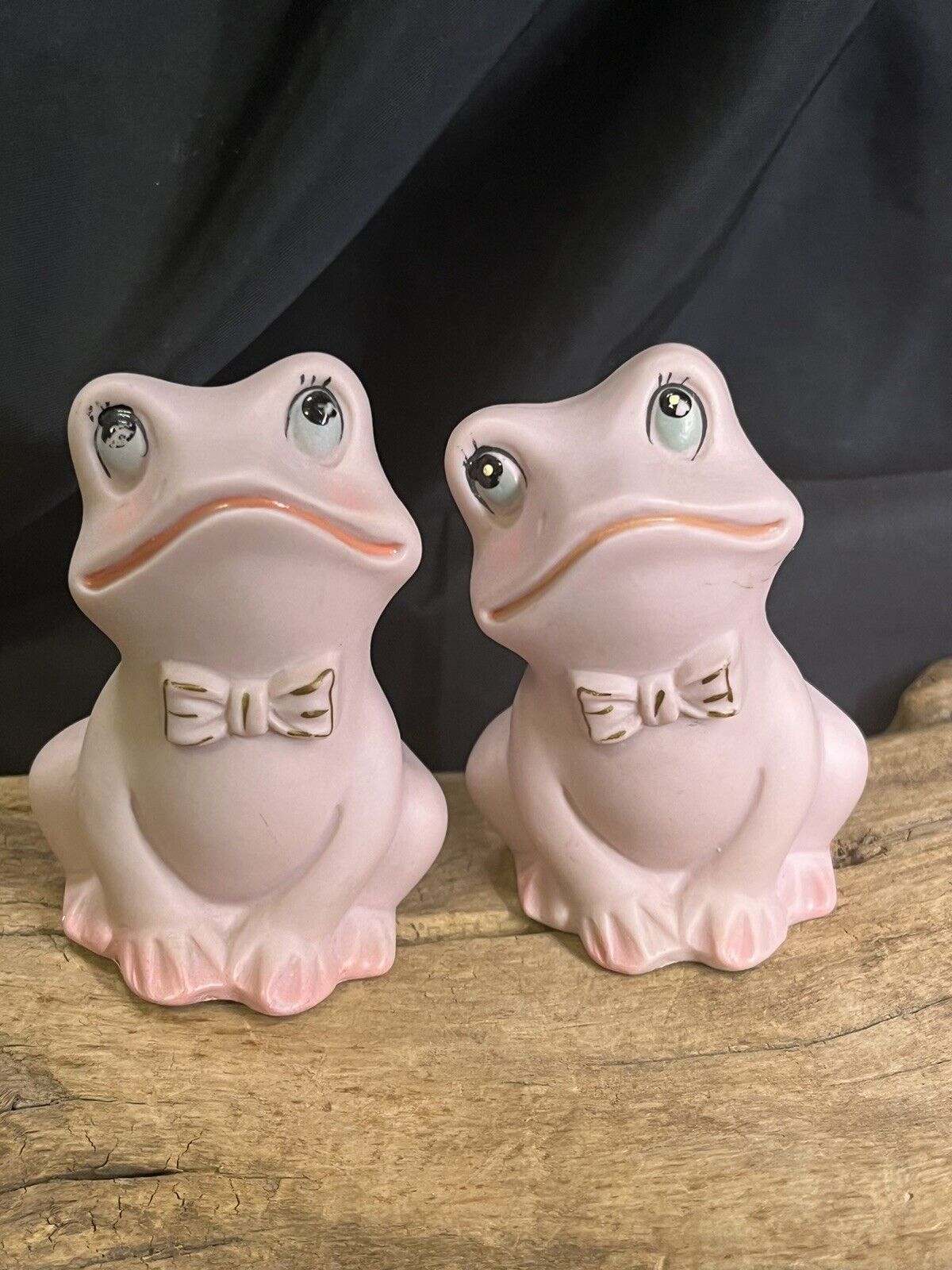 Vintage Ceramic Pink Frogs Figurines Statues Retro Kitsch Decor