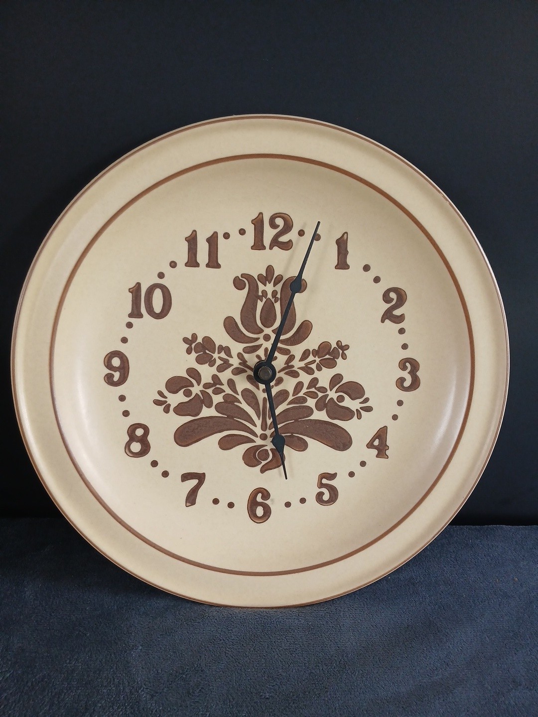 Vintage Pfaltzgraff Village Pattern Clock Works