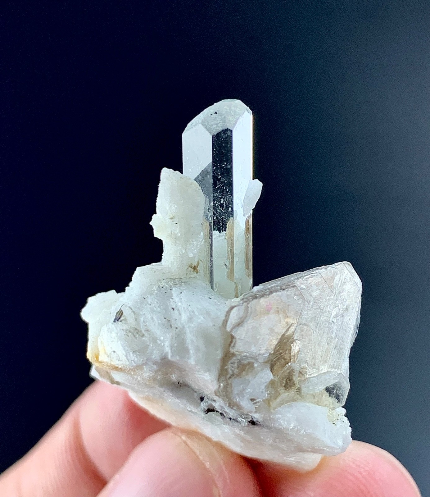 38 Carat Raw Natural Aquamarine Crystal specimen from Skardu, Pakistan