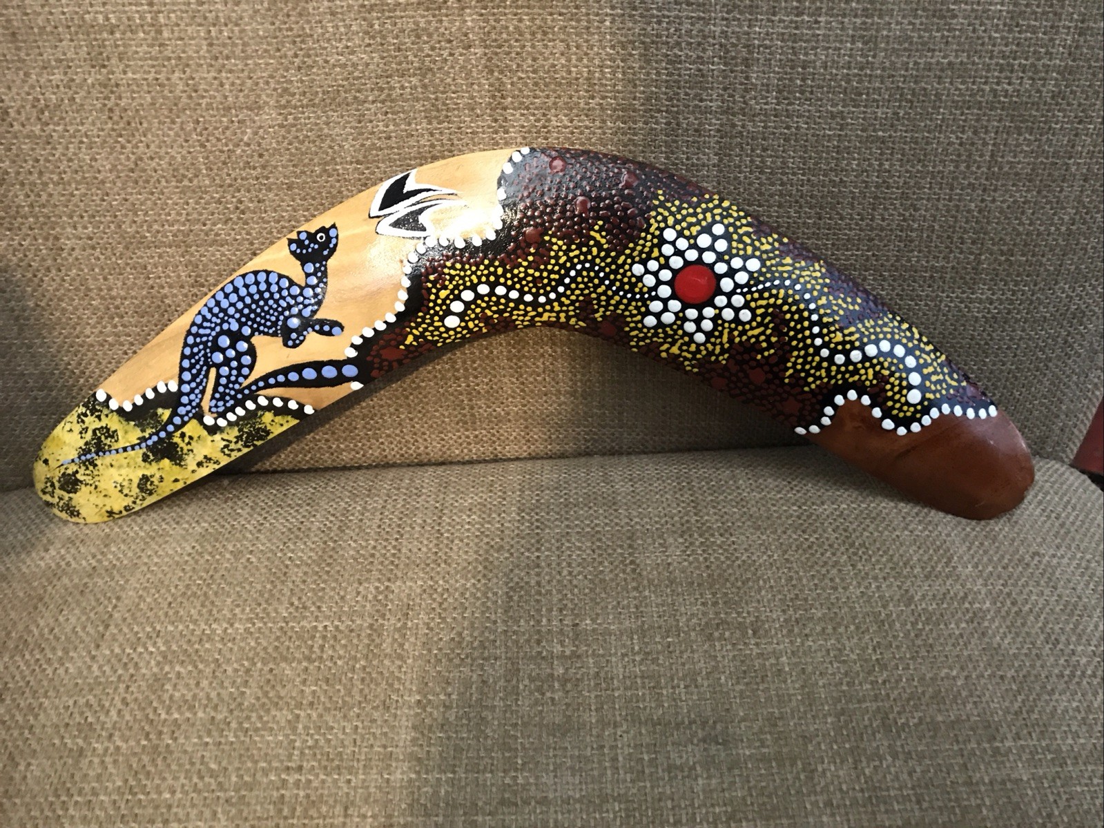 BOOMIRI Handmade Wooden Boomerang From Australia Hand Painted Kangaroo 11-1/2”