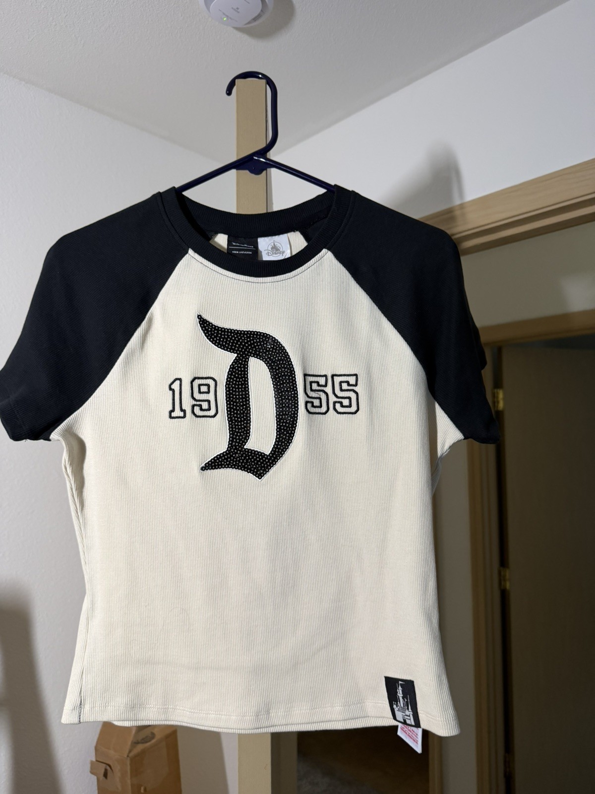Disneyland x Her Universe Women S Sequin D 1955 Crop Raglan Ribbed Knit T-Shirt