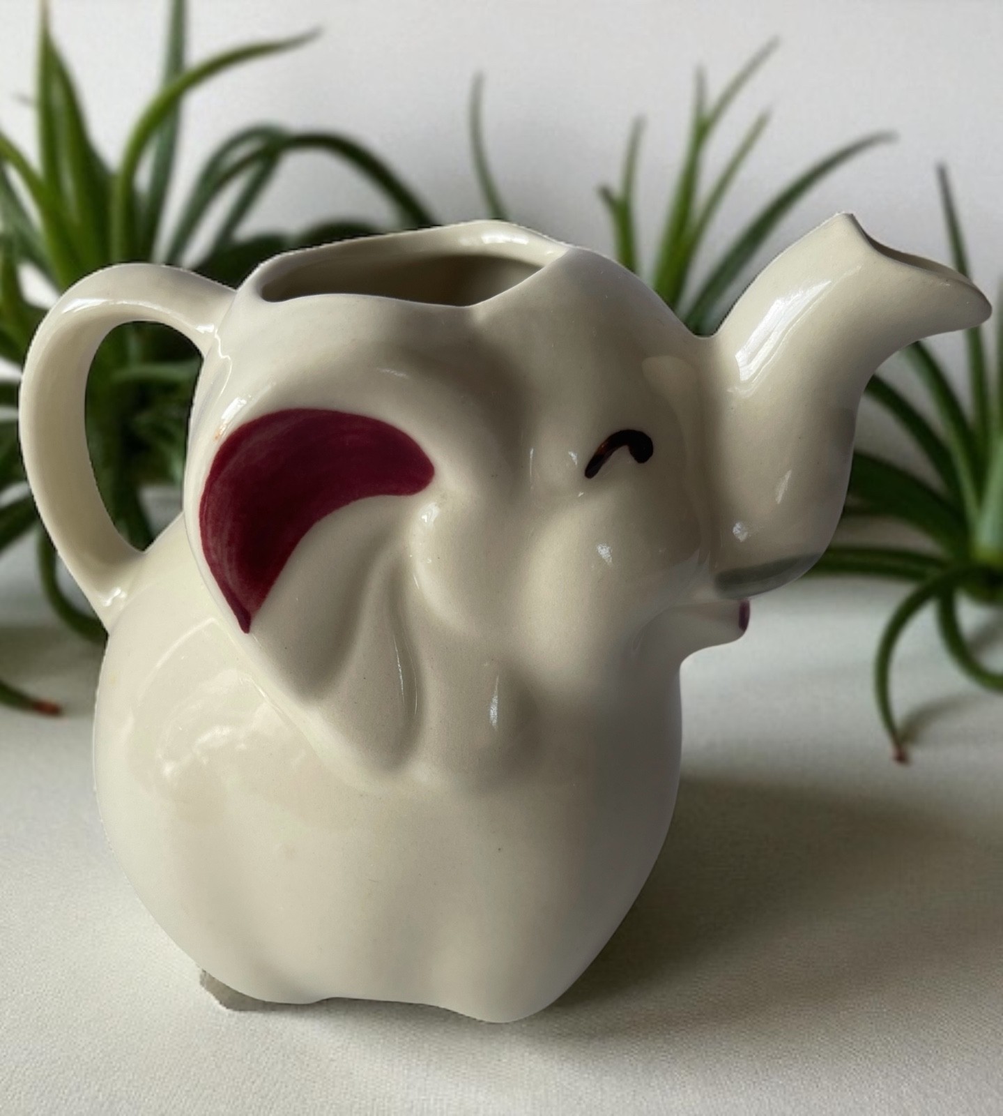 Vintage SHAWNEE Baby Elephant Pottery Creamer Air Plant Succulent Planter 5'