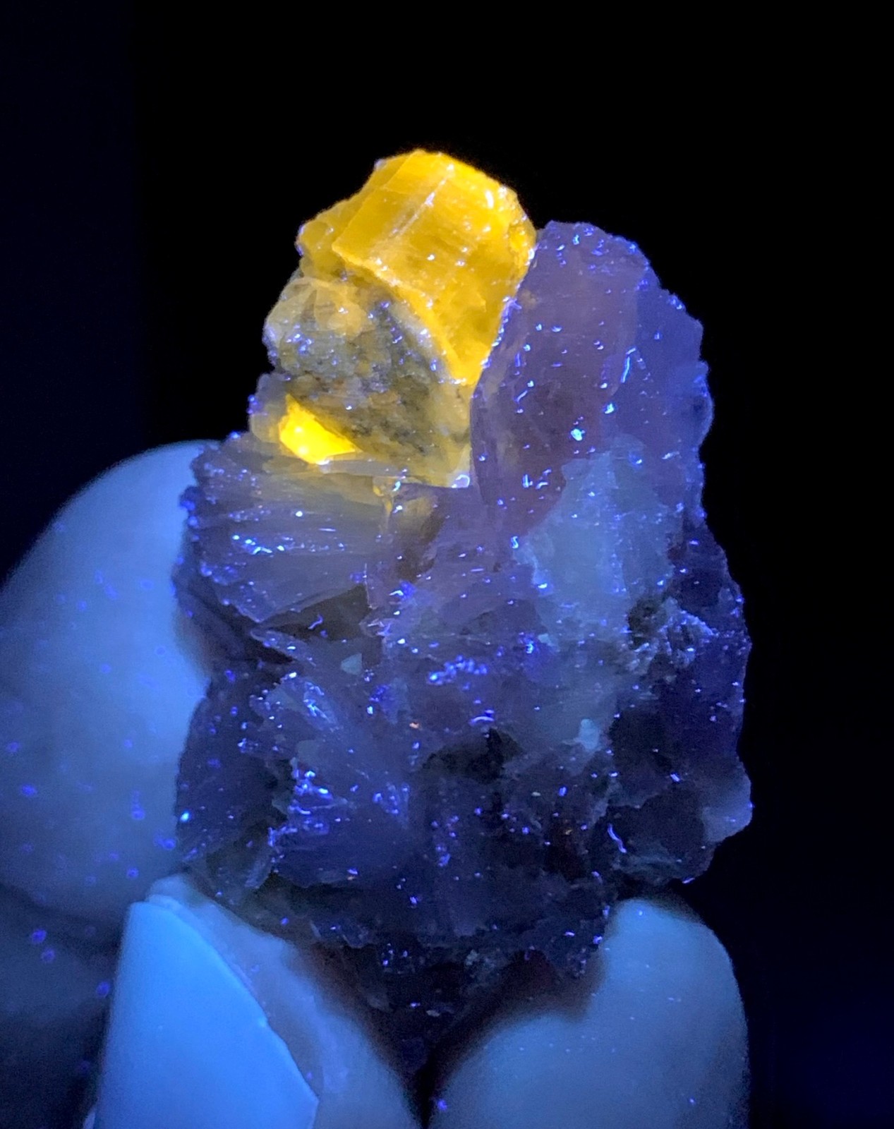 21 Gm Natural Fluorescent Apatite Crystal With Albite Minerals Specimen @ Afghan