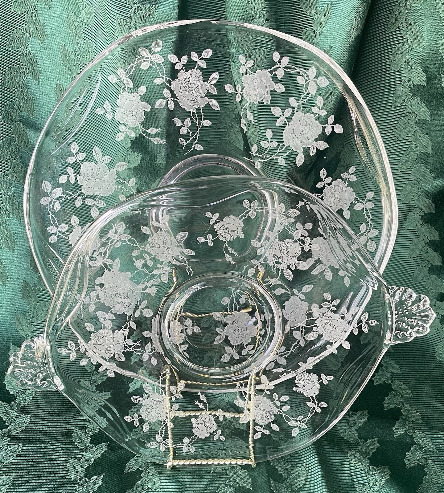 Fostoria Willowmere with Etched Rose Pattern Flared Fruit bowl & Cake Server