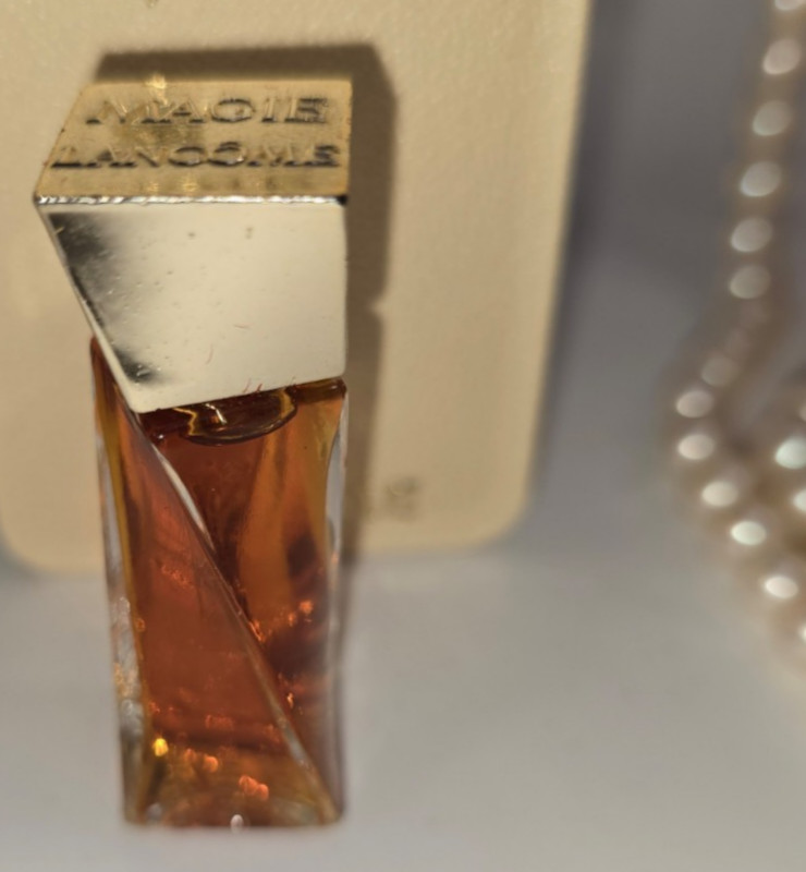 Discontinued Vintage Lancome Magie Parfum Miniature Boxed Splash Discontinued Vintage Lancome Magie Parfum Miniature Boxed Splash