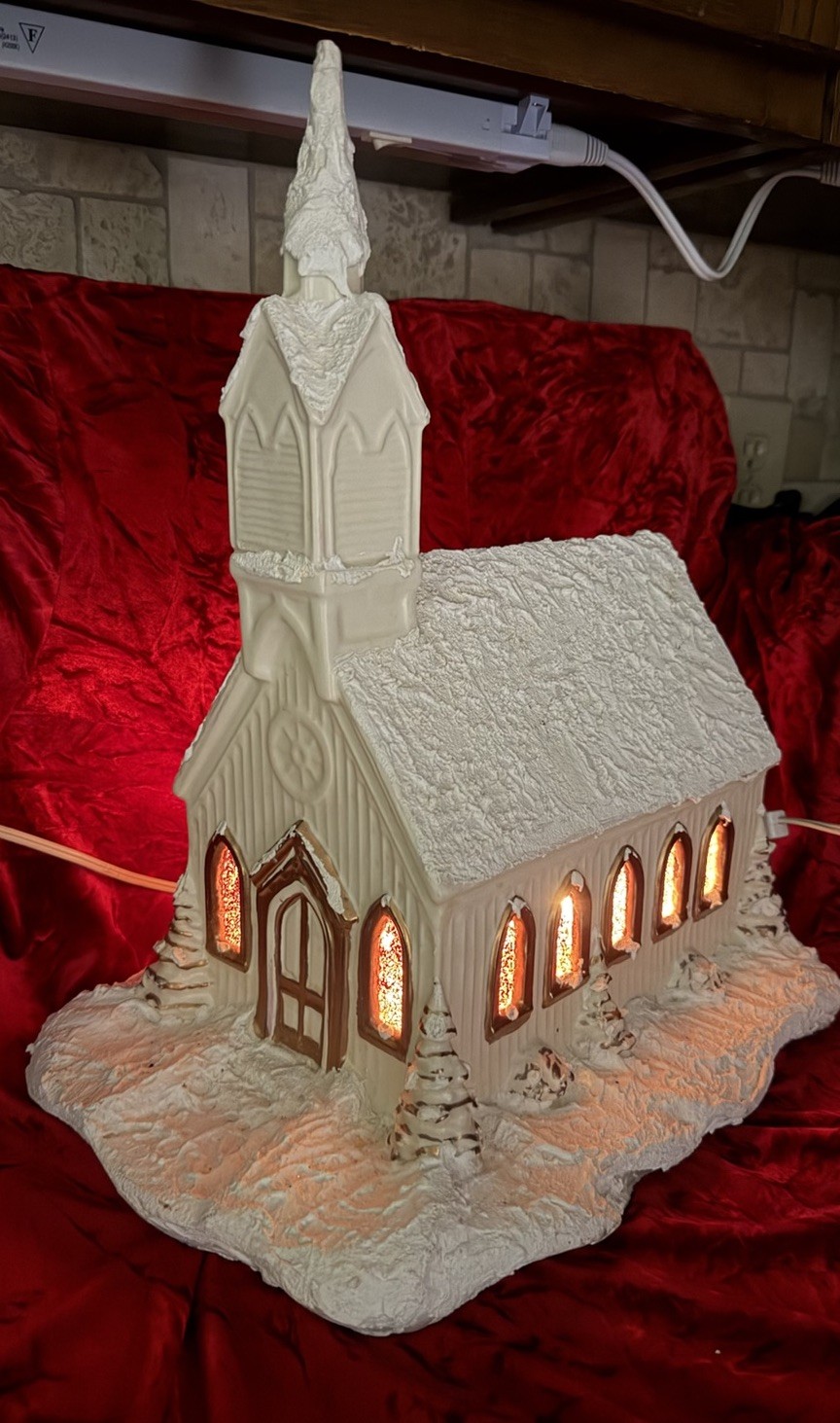 Vtg Lighted Byron Molds 1975 lighted Lg Church W/ Faux Stained Glass Window Vtg Lighted Byron Molds 1975 lighted Lg Church W/ Faux Stained Glass Window