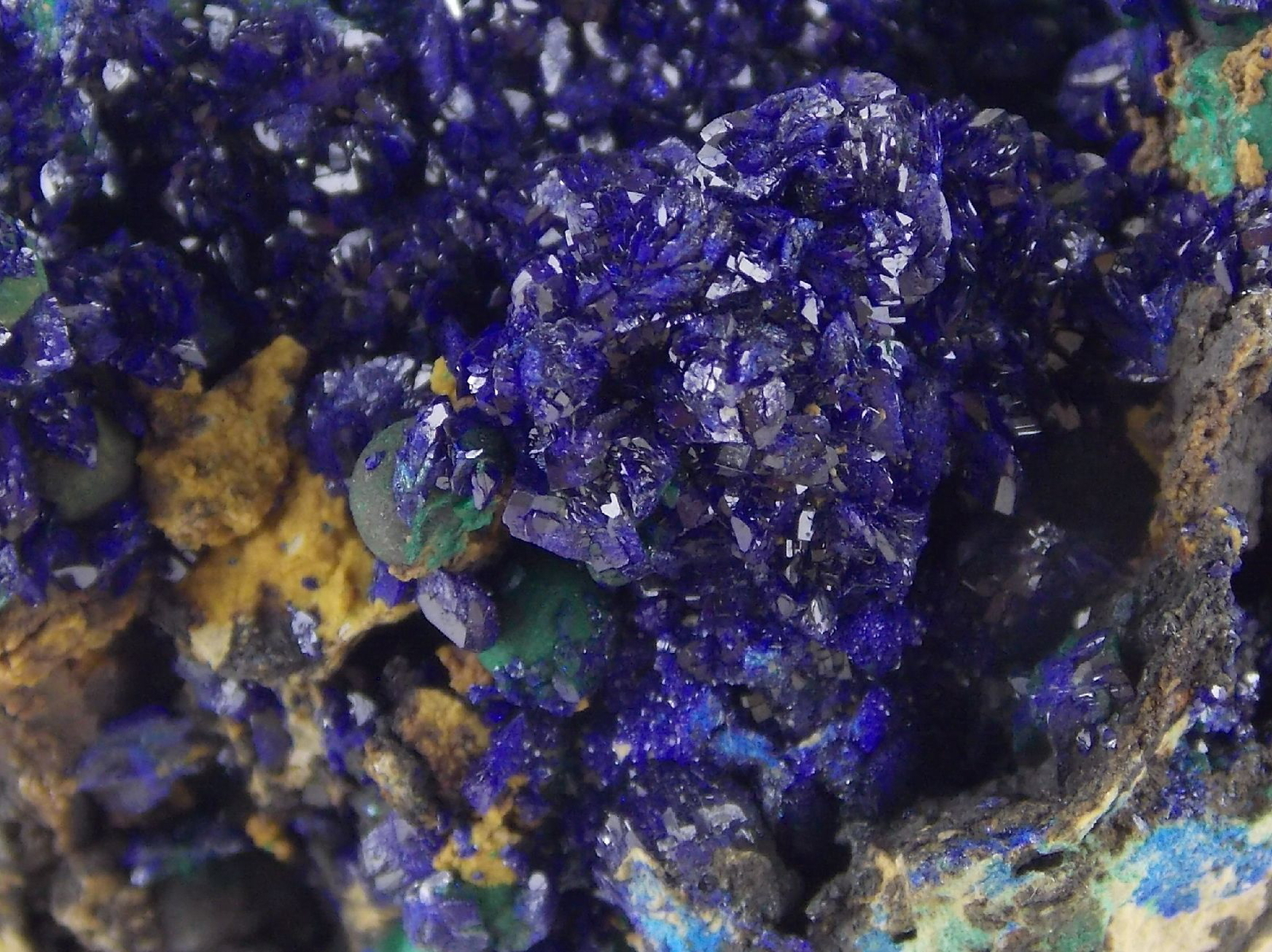 GORGEOUS AZURITE CRYSTALS - 6 cm - BISBEE, ARIZONA 29141