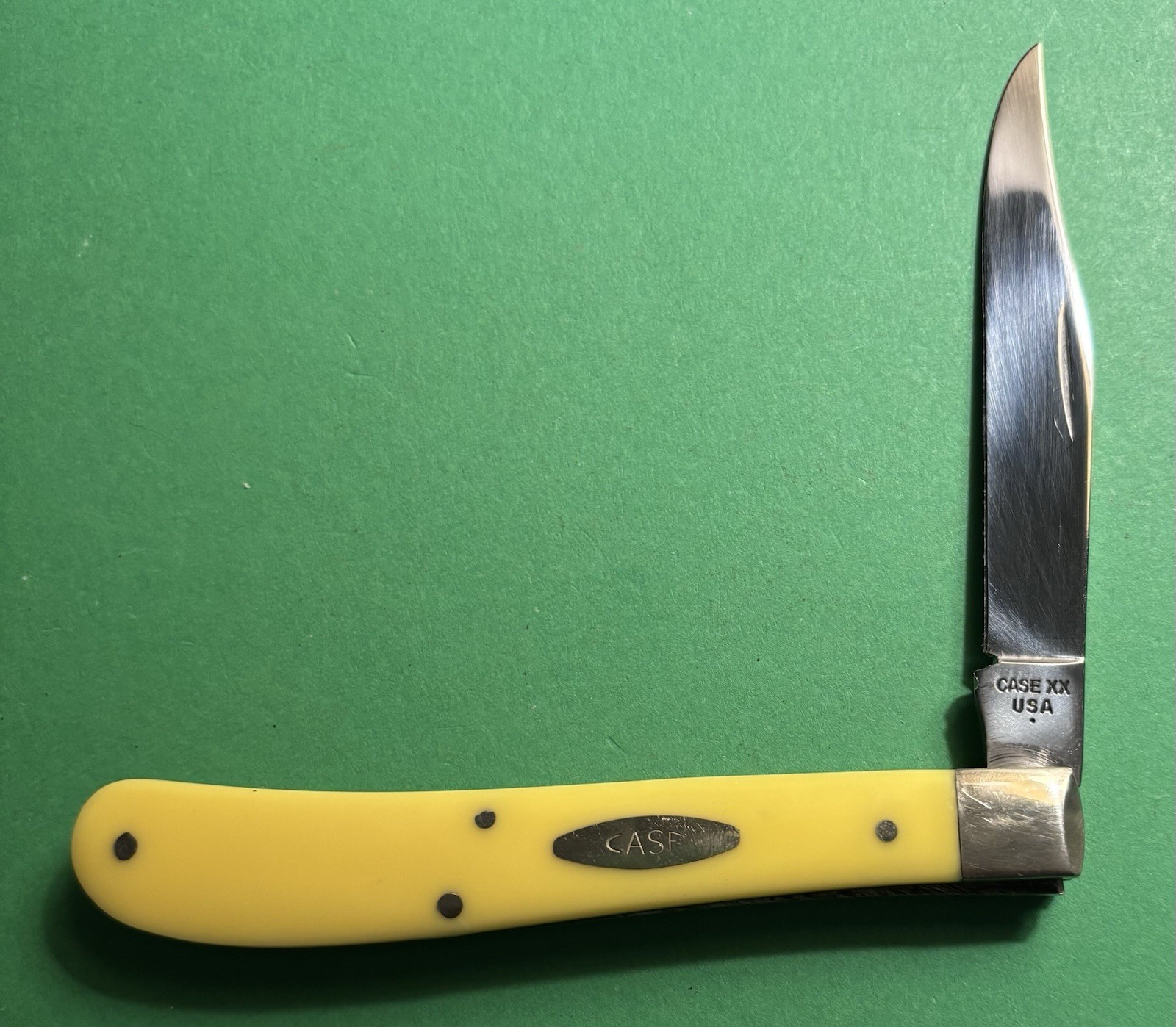 1979 One Dot Case XX Yellow 31048 Slimline Trapper Single Blade Knife Made in US