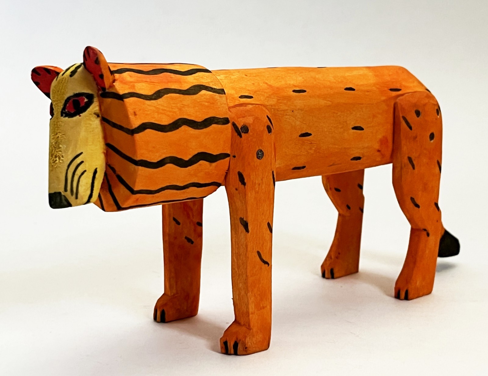 MEXICAN OAXACA CARVED WOOD LION ALEBRIJE MANUEL JIMENEZ RAMIREZ LA UNION STYLE