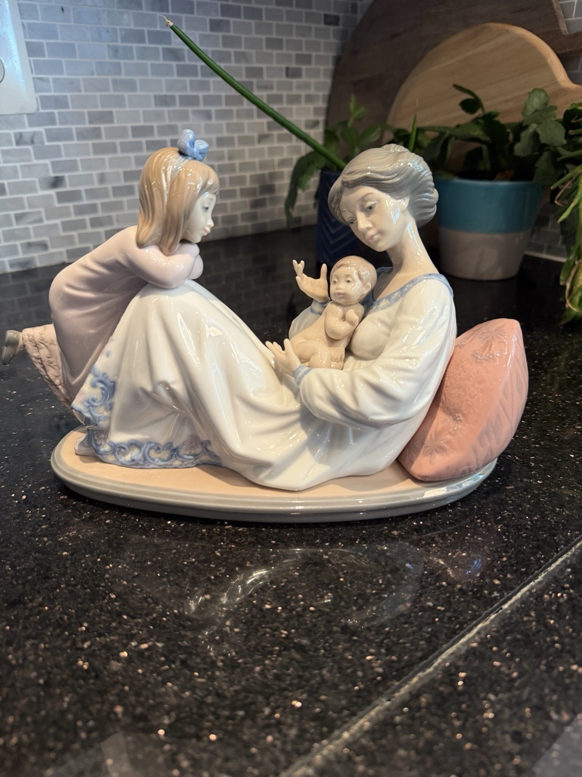 Lladro Figurine Addition Mother Baby Daughter Figurine 1606 1990 MINT