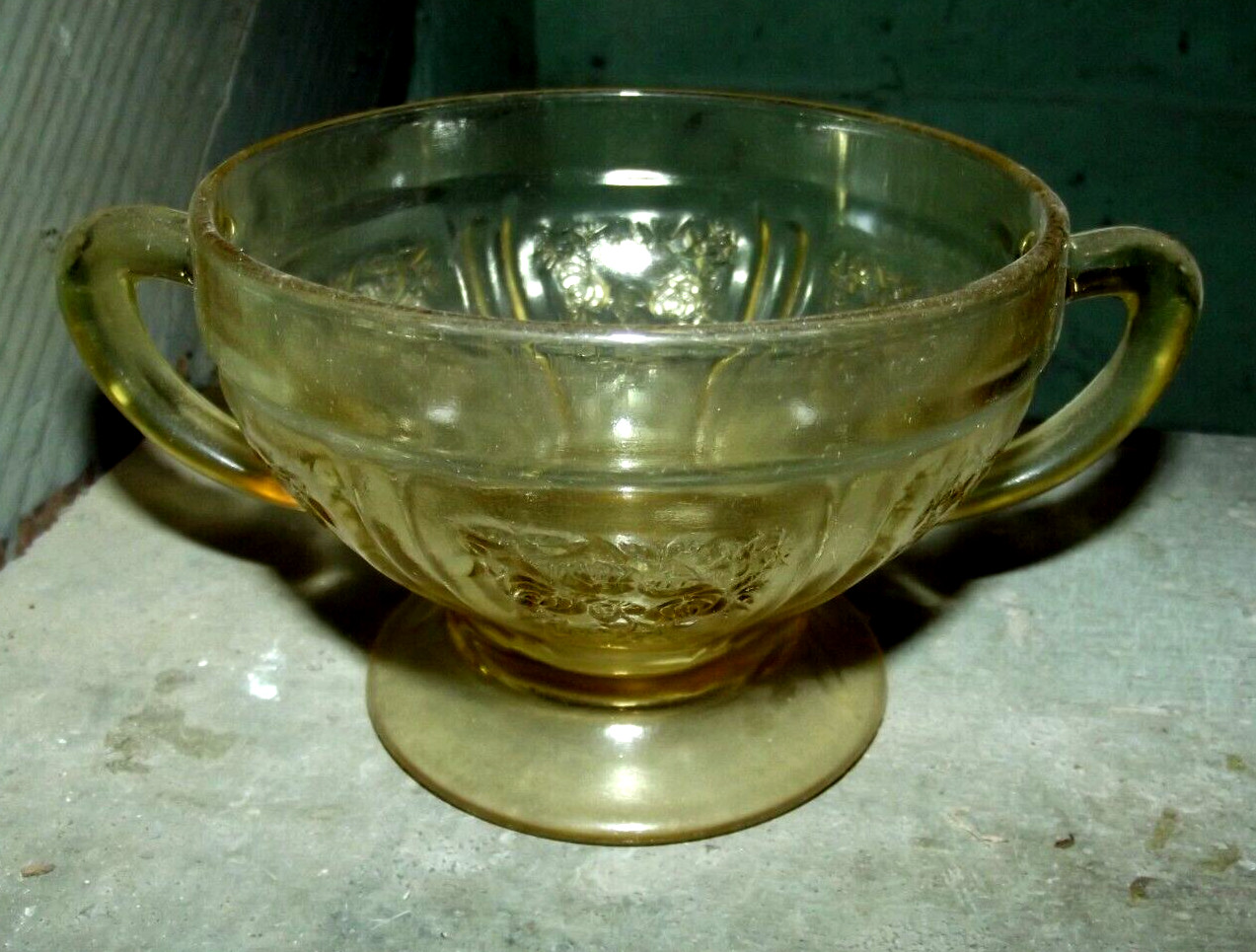 Sharon cabbage Rose amber sugar bowl by Federal glass