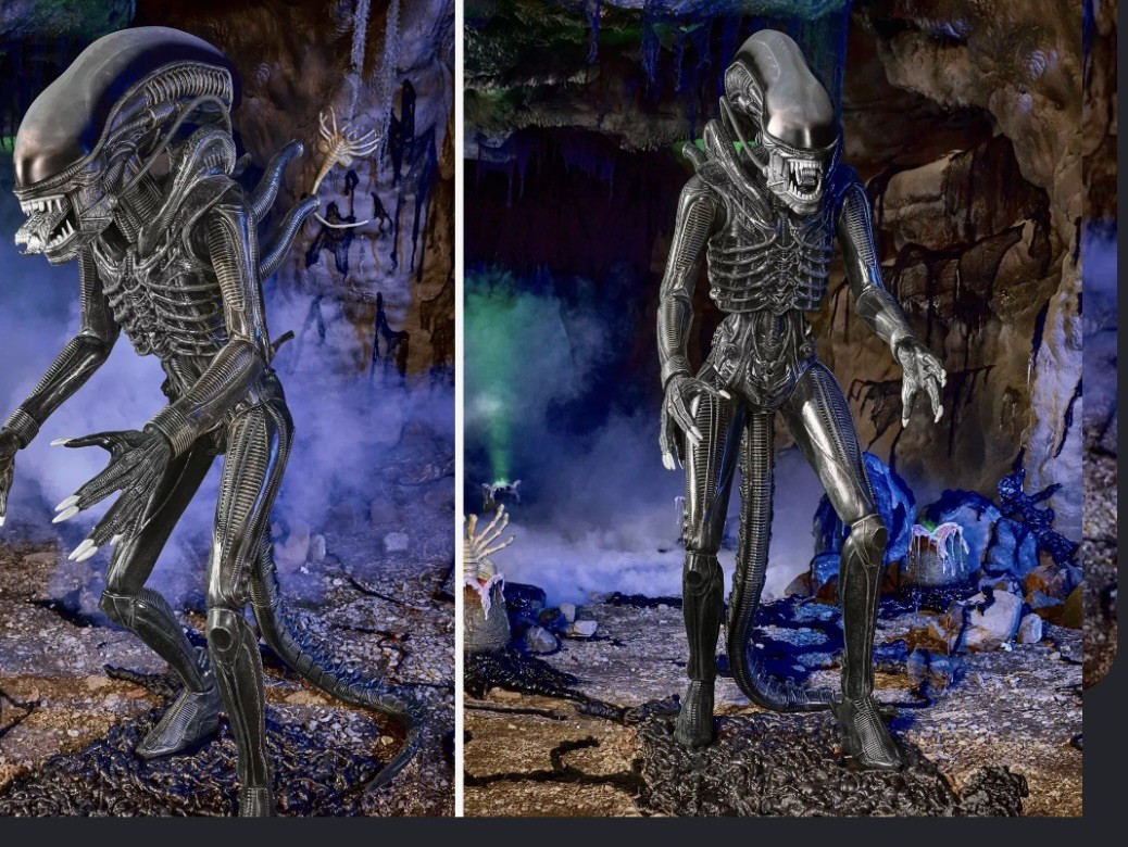Spirit Halloween Alien Xenomorph 6'8