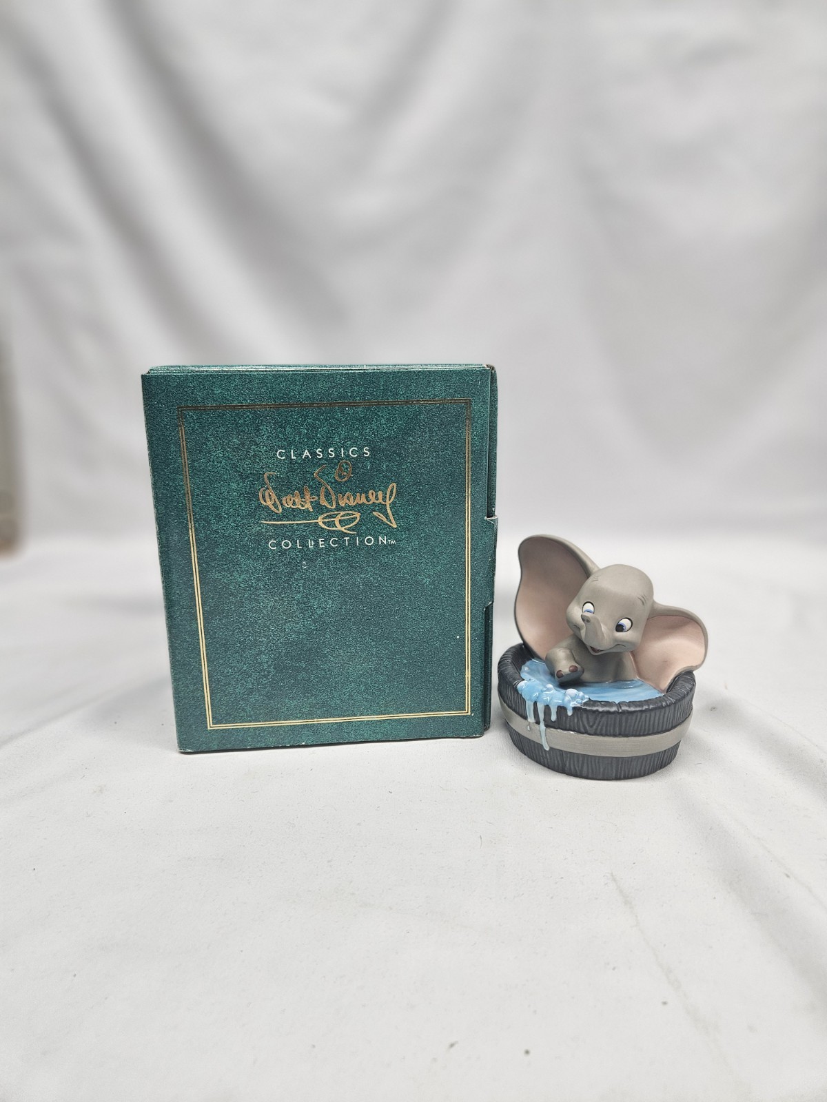 1995 Walt Disney Classics Simply Adorable DUMBO in Bathtub Figure IOB
