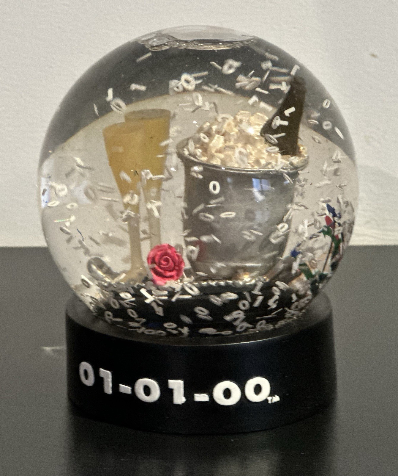 NEW SNOWGLOBE NEW MILLENIUM ZERO HOUR JANUARY 1, 2000 END OF THE WORLD COMPUTER