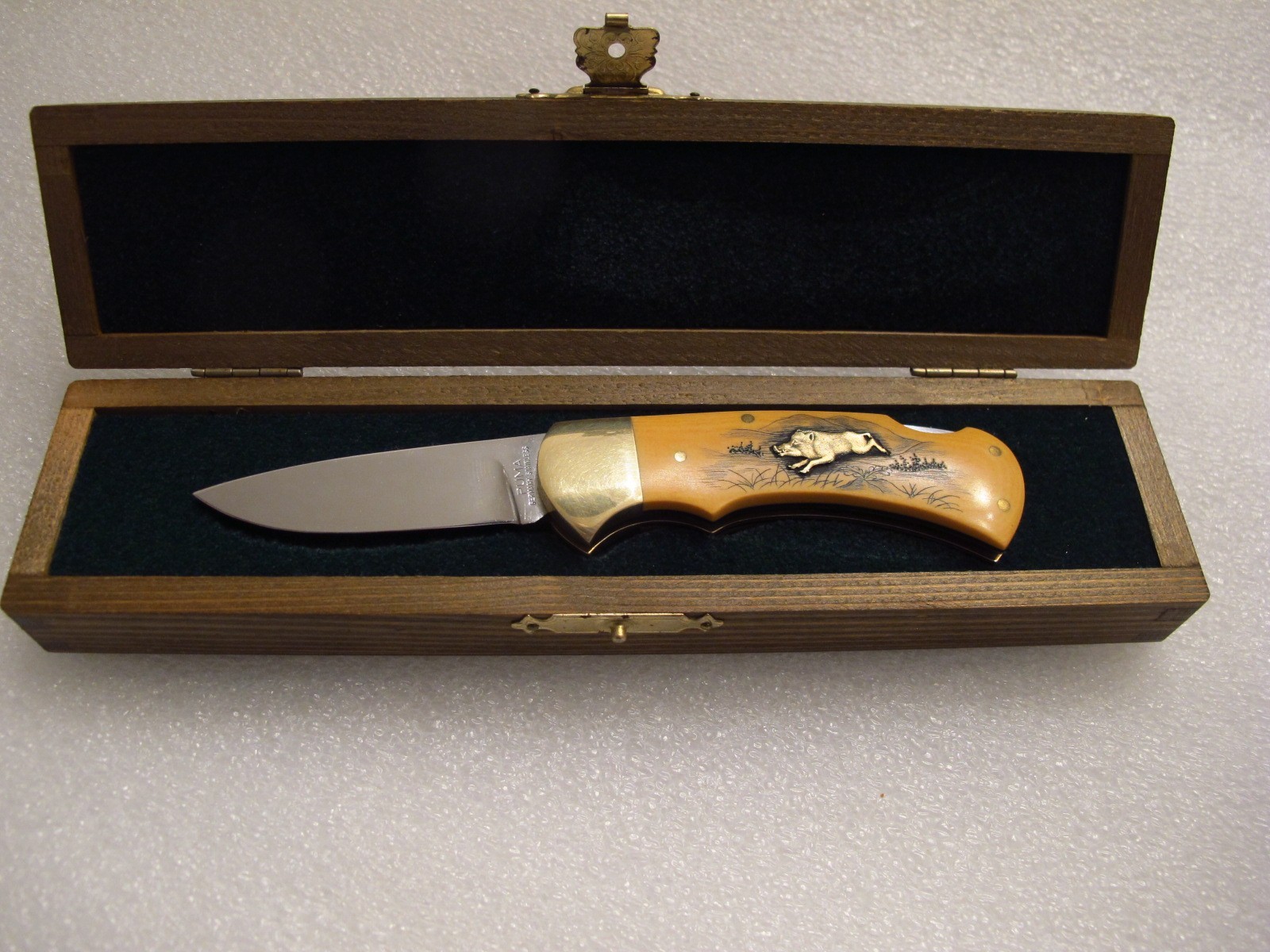 Puma Wildlife Series Vintage 4 Star 715 Wild Boar, Roebuck, Ivory Micarta Scales