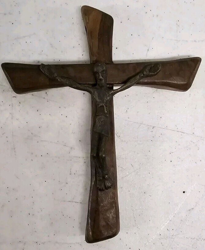 Vintage Handshaped olive wood Cross. L4