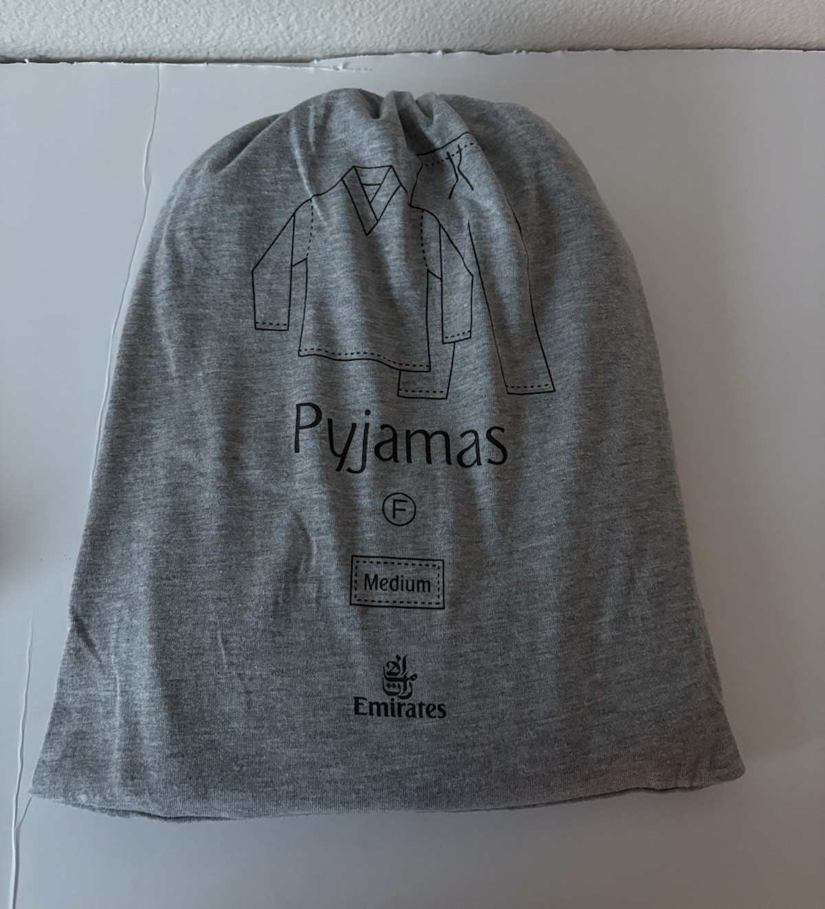Emirates First Class Airlines New Woman’s Gray Pajama Set Size M Regular