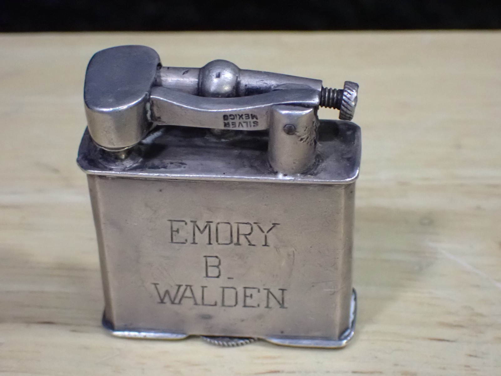 Vintage Mexico Silver Lift Arm Cigarette Lighter Engraved Neat Lighter 6 grams Vintage Mexico Silver Lift Arm Cigarette Lighter Engraved Neat Lighter 6 grams