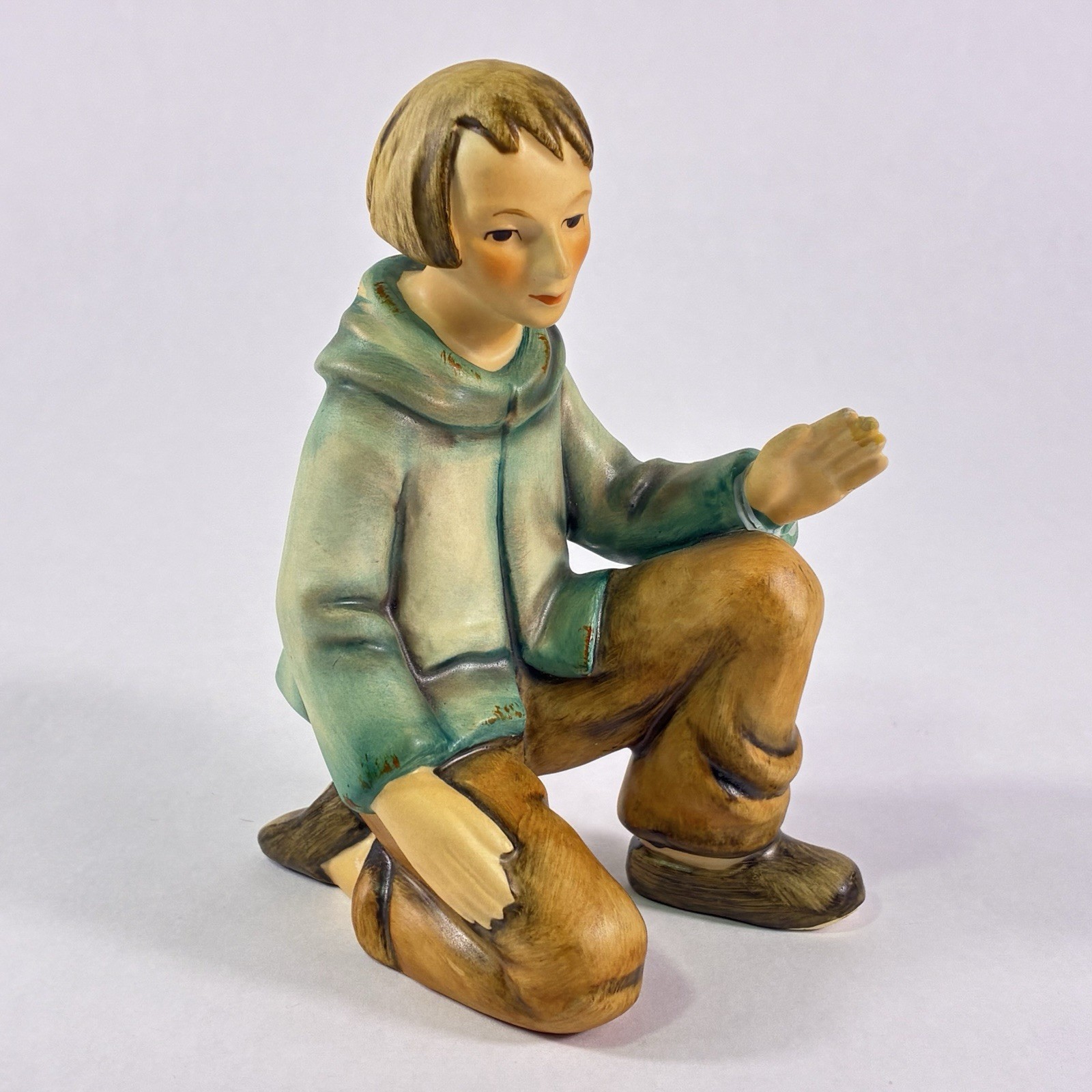 Vtg 1951 Goebel Hummel 214/G Nativity Kneeling Shepherd Boy Figurine 5 Vtg 1951 Goebel Hummel 214/G Nativity Kneeling Shepherd Boy Figurine 5