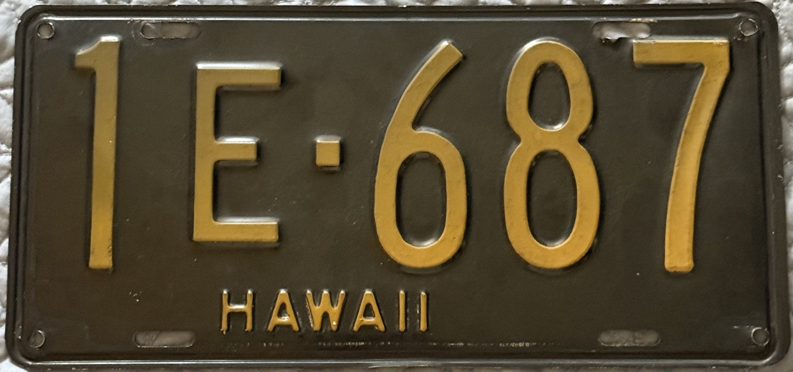 Vintage 1953 Hawaii License Plate 1E-687
