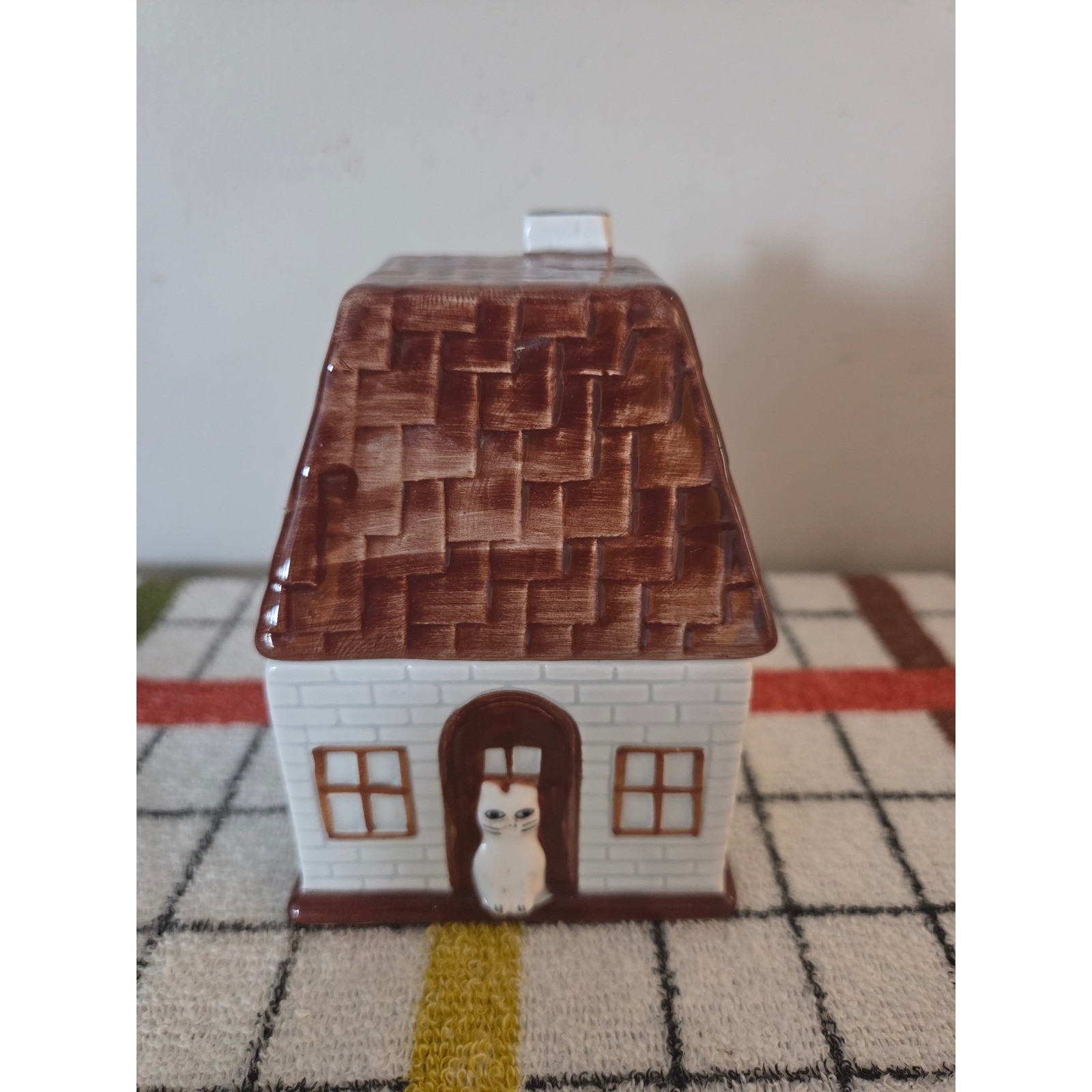 Vintage 1985 Ron Gordon Designs Ceramic Cat House Salt and Pepper Shakers Set