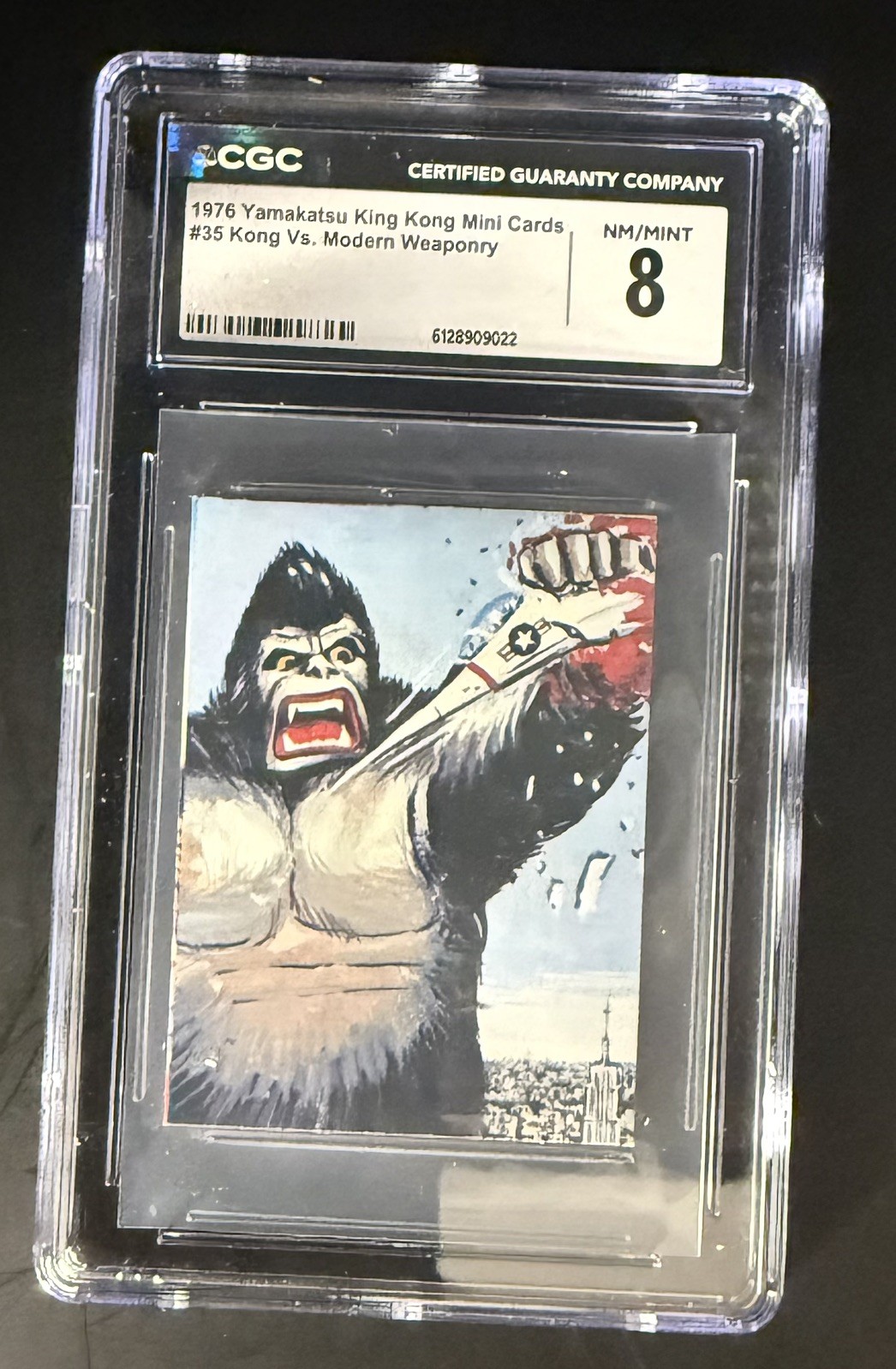 Yamakatsu 1976 King Kong Mini Cards #35 Kong Vs. Modern Weaponry CGC 8