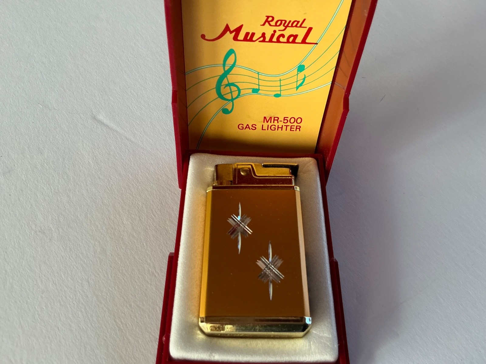 Vintage Royal Musical MR-500 Gas Lighter W/ Case, ‘Smoke gets in your Eyes’ Vintage Royal Musical MR-500 Gas Lighter W/ Case, ‘Smoke gets in your Eyes’