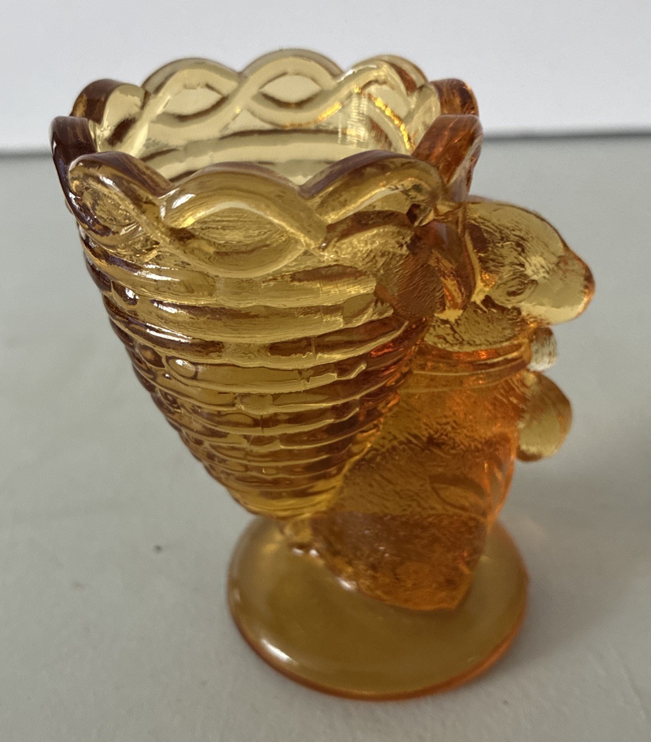 Vtg.Amber Glass ￼ Bunny Rabbit With basket Egg Cup/ toothpick Holder Easter