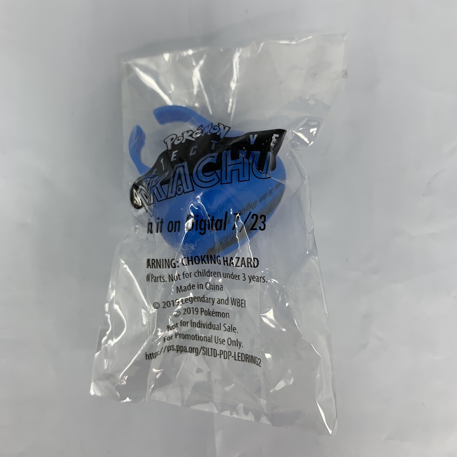 SDCC 2019 Pokemon Detective Pikachu Light Up Blue Ring WB Promo Sealed Exclusive