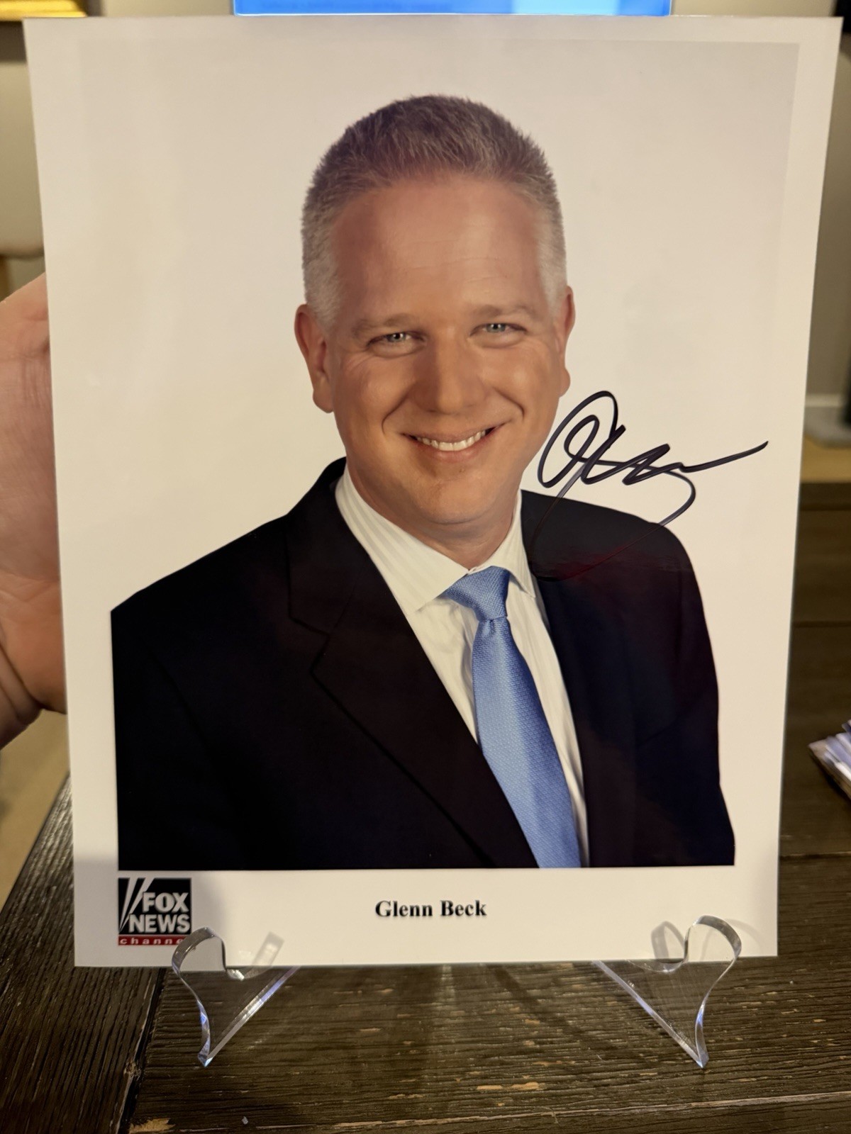 GLENN BECK SIGNED 8X10 PROMO PHOTO POLITICAL RADIO HOST AUTOGRAPH AUTO