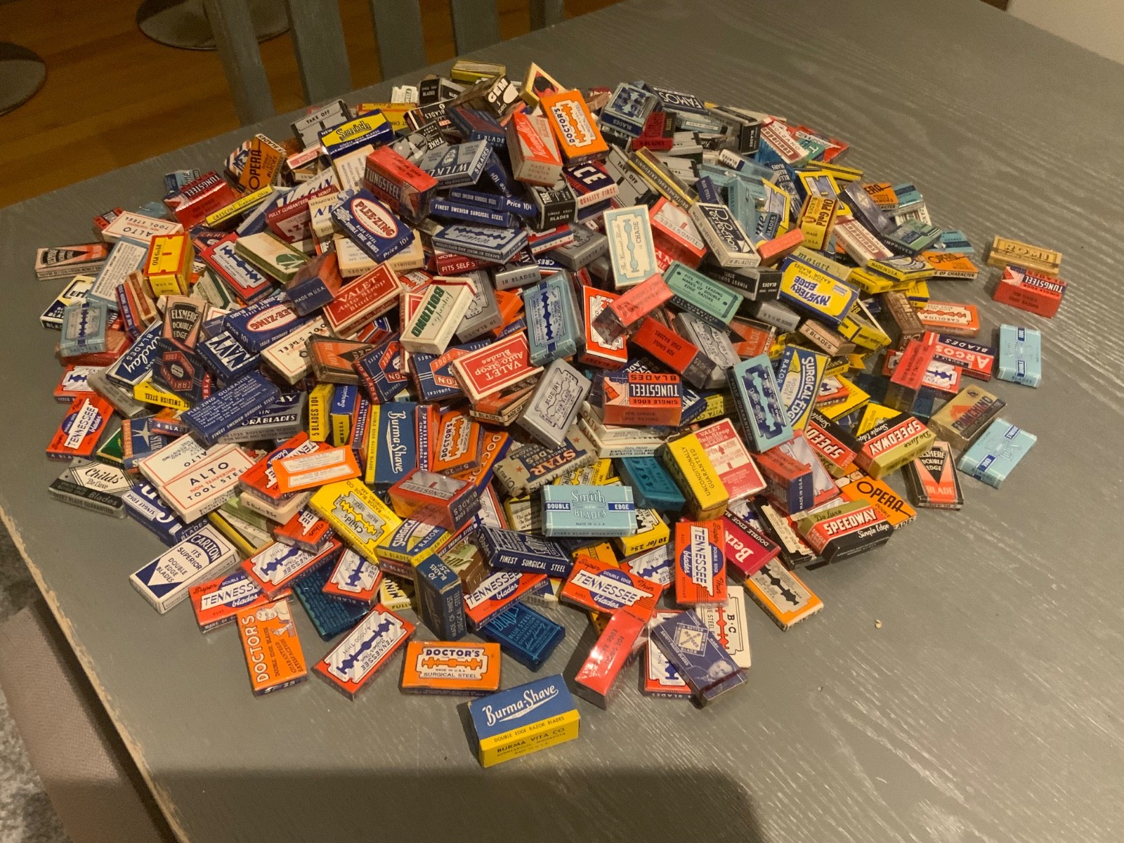 1000 +- Vintage 1930s-40s Full Boxes Razor Blades HARD TO FIND as found