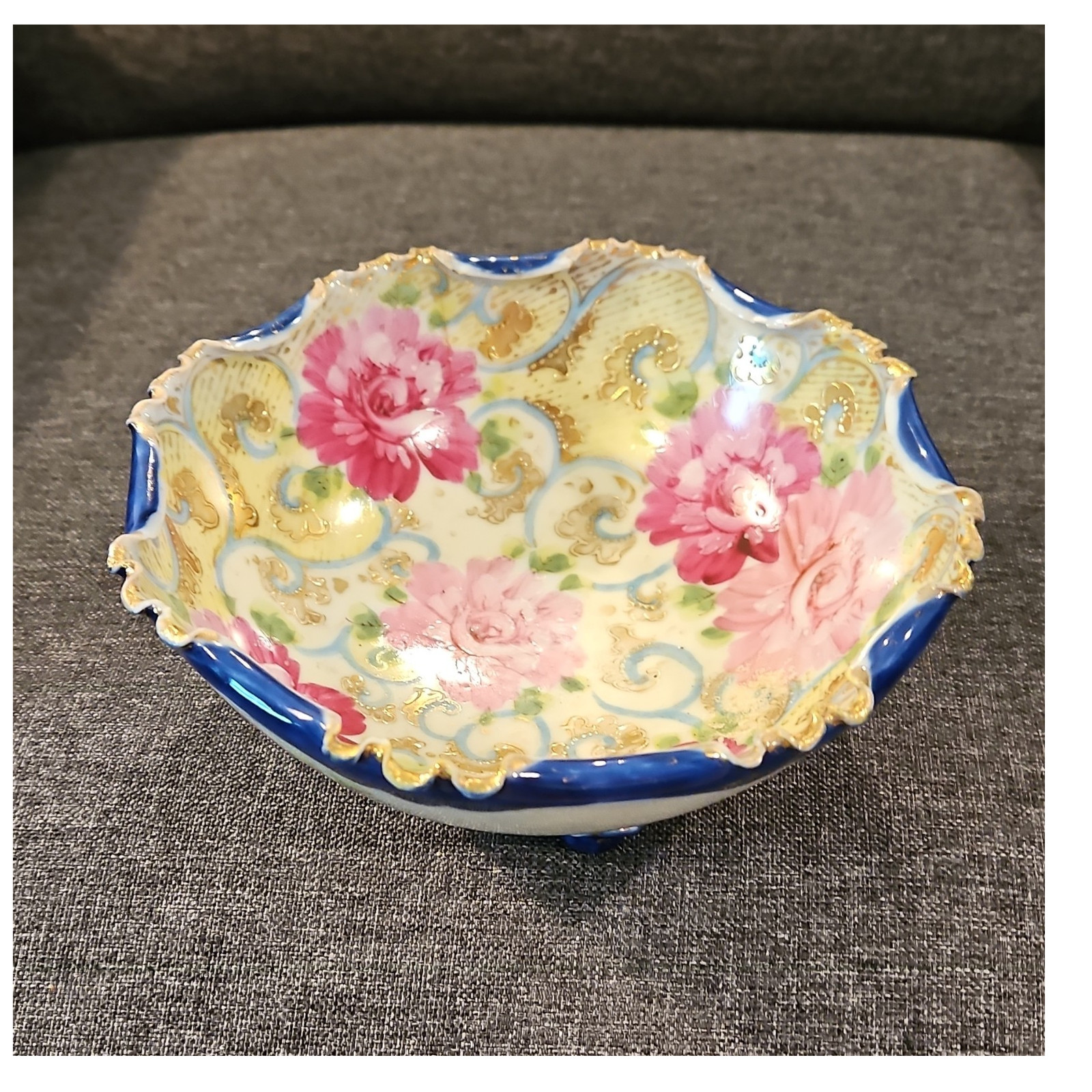 Bintage Royal Kinran Nippon Japanese Footed Bowl Floral Blue Gold Trim Bintage Royal Kinran Nippon Japanese Footed Bowl Floral Blue Gold Trim