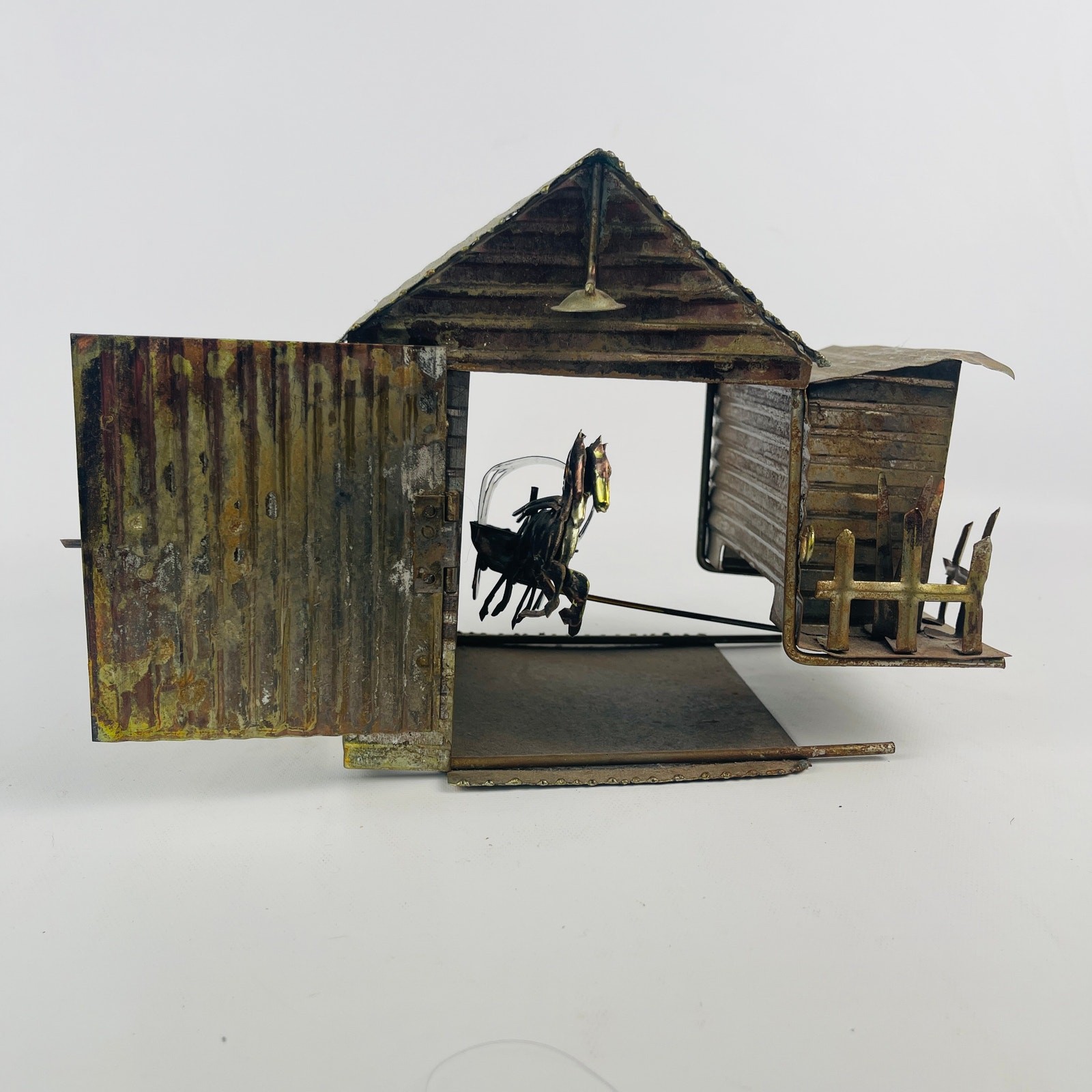 Vintage 1970's Copper and Tin Metal Art Music Box Barn and Horse Drawn Coach Vintage 1970's Copper and Tin Metal Art Music Box Barn and Horse Drawn Coach