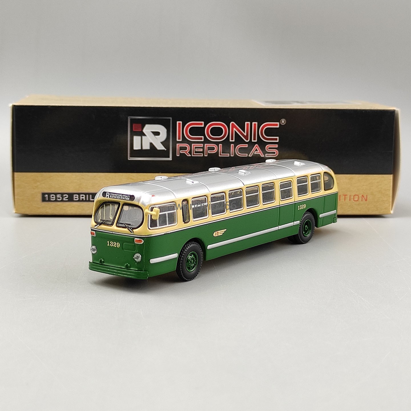IR Iconic Replicas 1/87 1952 Brill CD-44 Transit Bus Diecast HO Scale Model