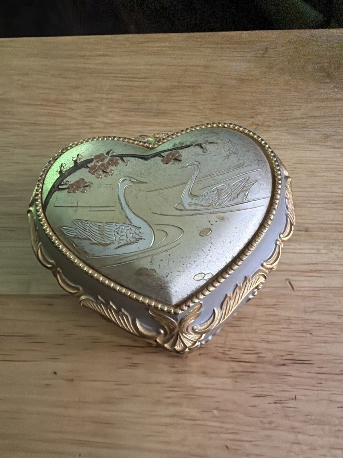 Vintage 1980s Sankyo Heart Shaped Music Box With Swans, Plays Chariots Of Fire