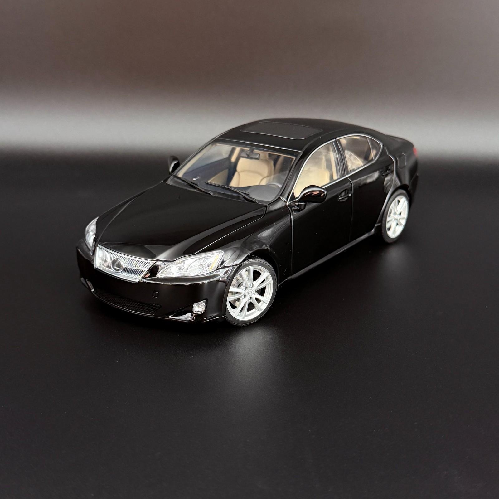 1:18 Lexus IS 350 2006 LHD Black – AUTOart Model Car