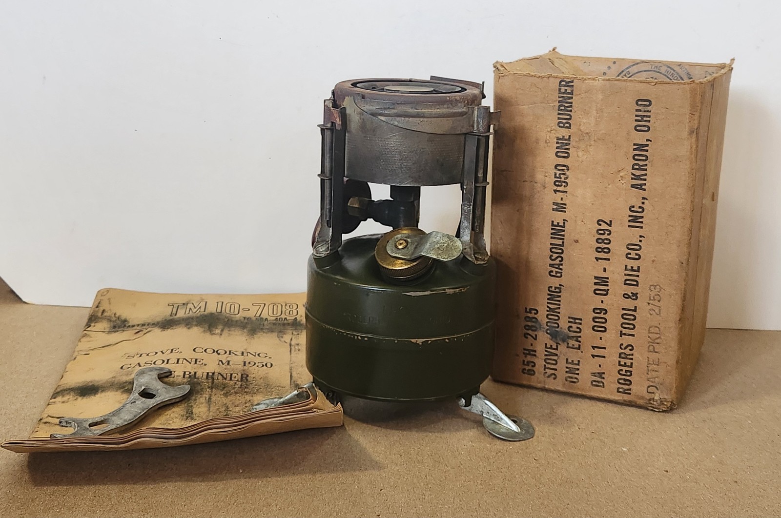 Vintage 1952 Rogers M-1950 US Military Gas Cook Stove One Burner Portable Vintage 1952 Rogers M-1950 US Military Gas Cook Stove One Burner Portable