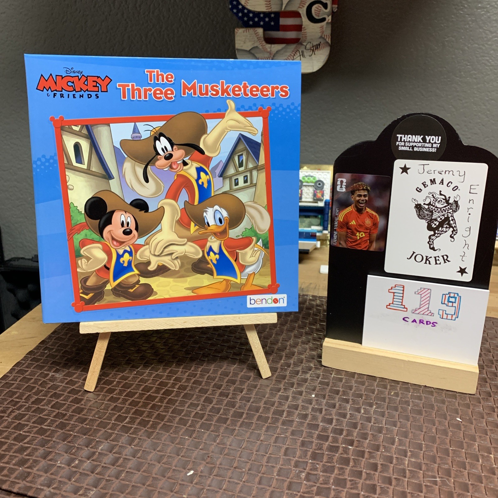 Bendon Book -THE THREE MUSKETEERS - Disney Mickey & Friends Bendon Book -THE THREE MUSKETEERS - Disney Mickey & Friends