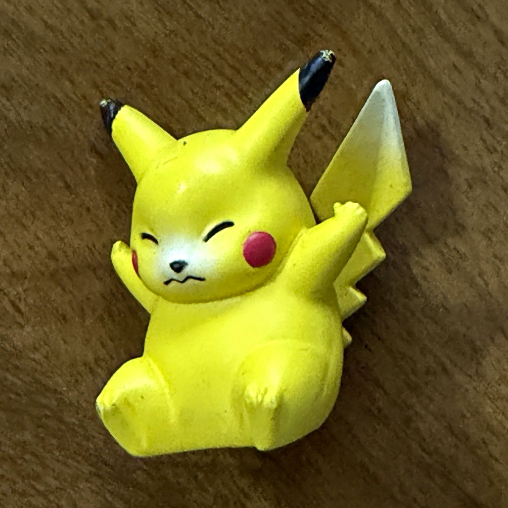Vintage TOMY Pokémon Pikachu Figurine