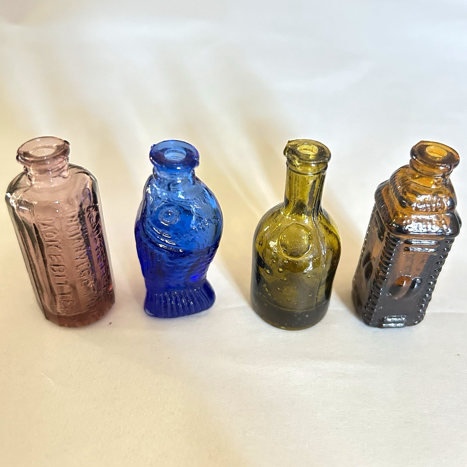 Set of 4 Vtg Miniature Glass Bottles Pink Cobalt Blue Brown Green Fish Taiwan