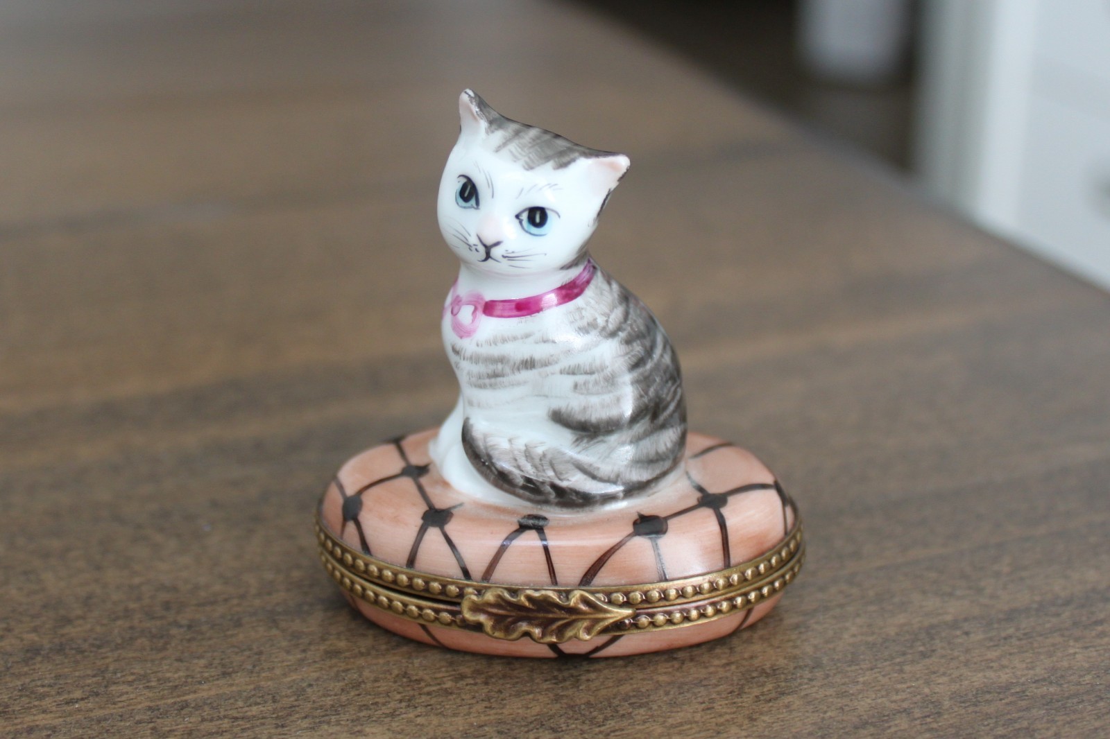 Adorable Limoges France Peint Main Rochard Cat on Cushion Trinket Box