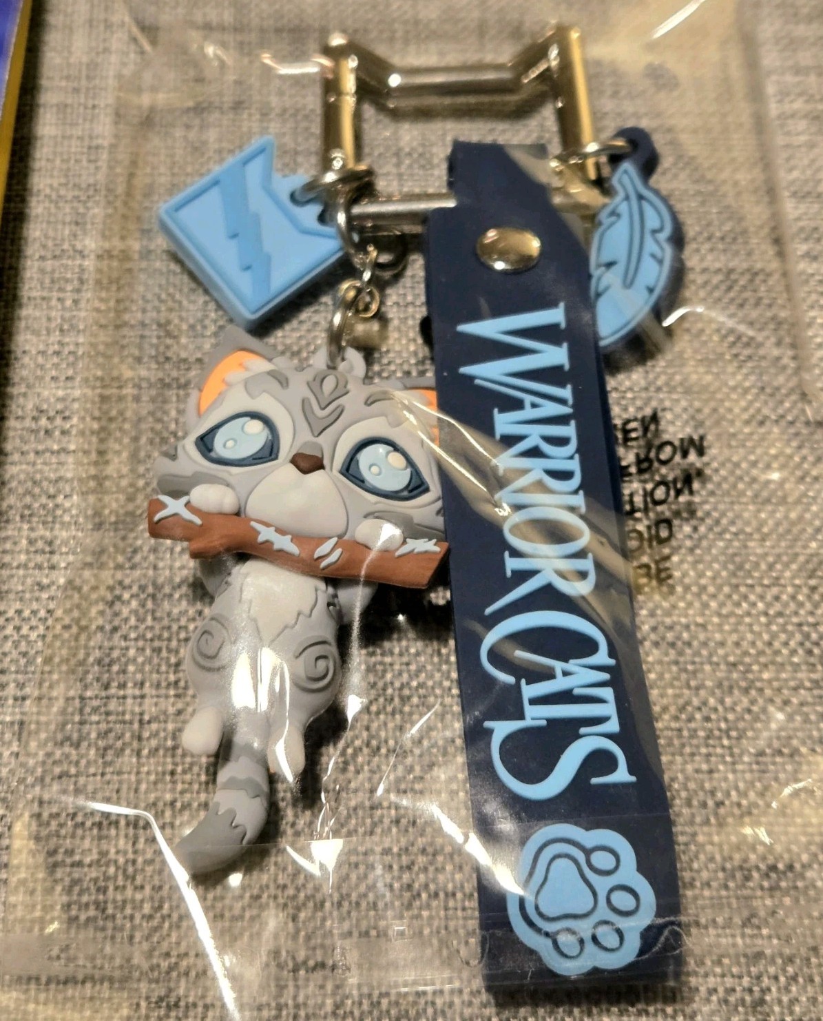 New Warrior Cats Series 1 Mystery Charms Keychain Jayfeather Erin Hunter 🐱