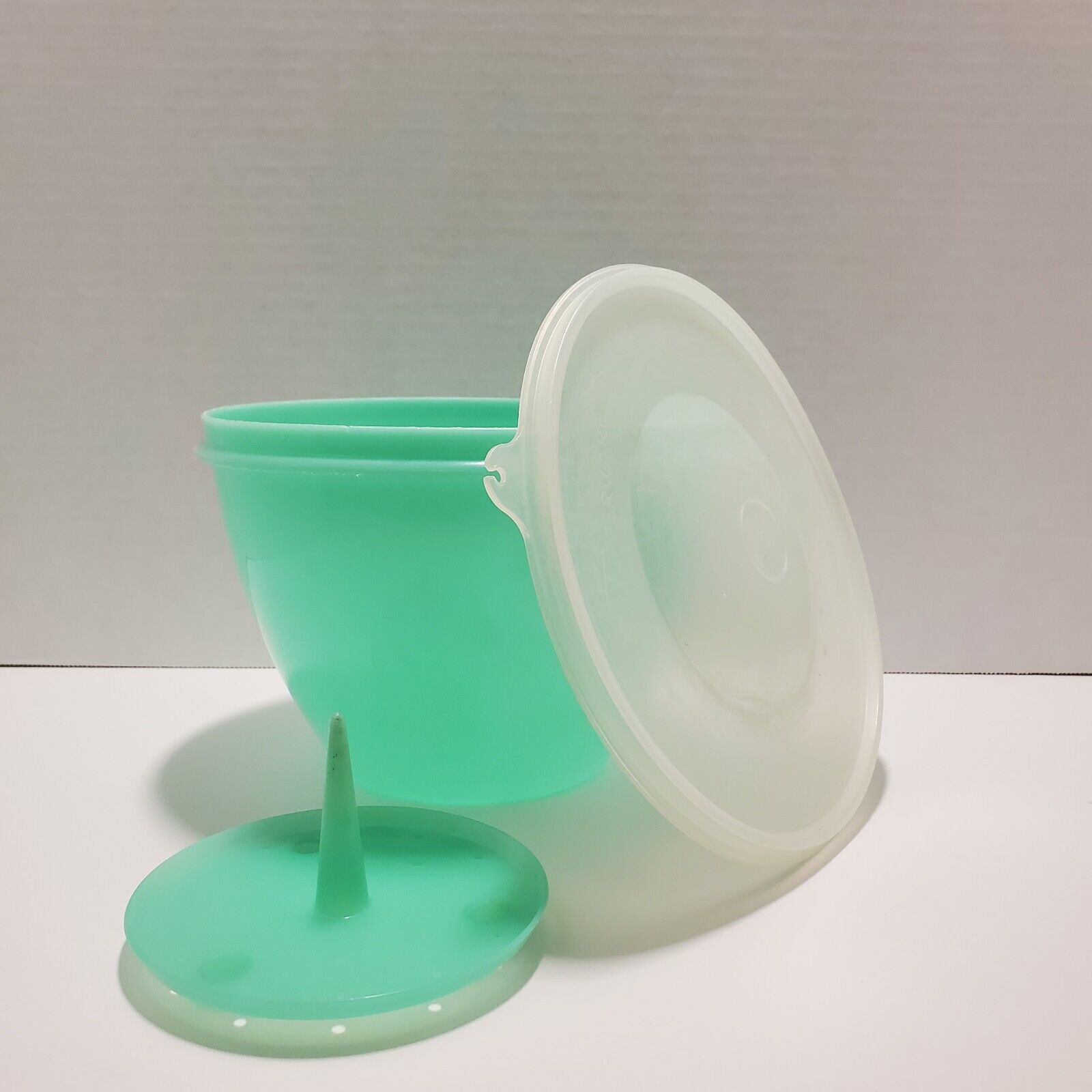 Tupperware Green 3 Piece Lettuce Keeper, Sheer Bubble Lid, Vintage, With Pick 