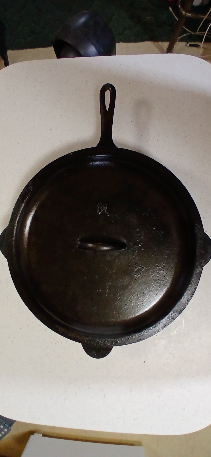Vintage 15 1/4 Unmarked Huge 14 Cast Iron Skillet With Self Basting Lid